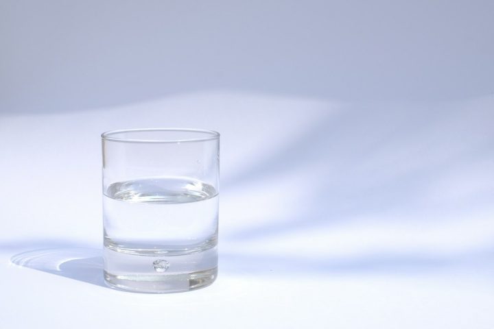 كم كوب ماء تحتاج فعلًا؟