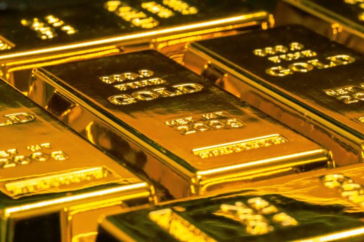 أسعار الذهب تتراجع في التعاملات الصباحية